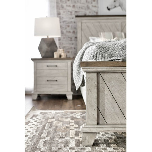 Bear Creek Queen Bed – with Chevron Patterned Headboard